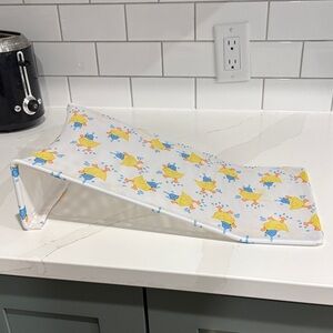 Baby Bath Seat with Yellow and Blue Design
